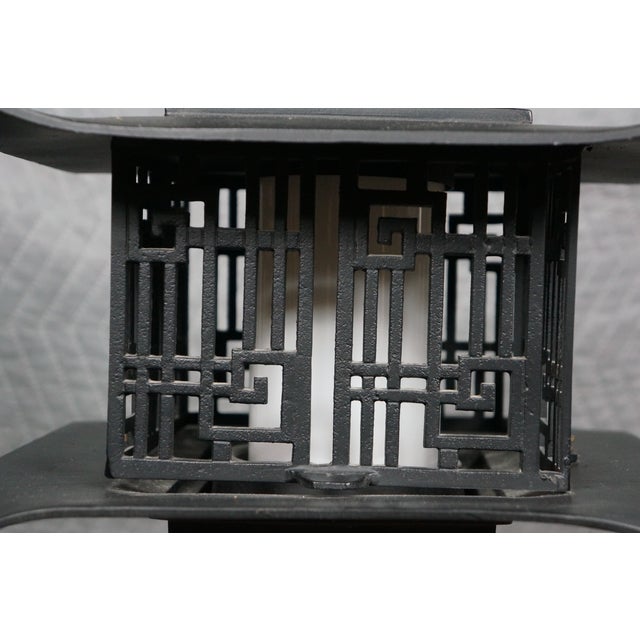 1960s Chinese Pagoda Hanging Lantern Pendant Light Chinoiserie Chandelier For Sale - Image 6 of 12