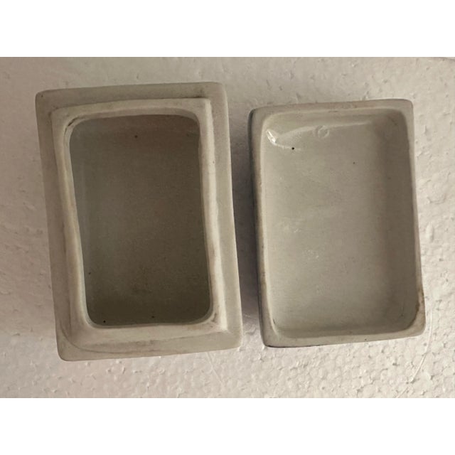 Vintage 1900s Chinese Hand Painted Blue & White Porcelain Lidded Trinket Box For Sale - Image 12 of 12