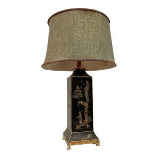Late 20th Century Chinoiserie Black With 4 Different Asian Scenes Tole Table Lamp For Sale