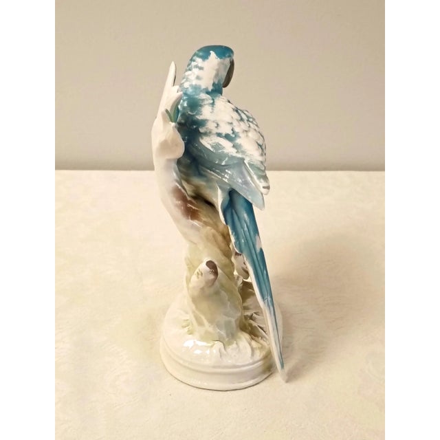 1960s Blue and White Royal Sealy Porcelain Parrot Figurine Old Florida Chinoserie Style For Sale - Image 5 of 10