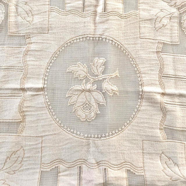 36" X 32" Vintage Small Table Cloth Ivory Floral Farmhouse Traditional Victorian Edwardian Square 36" X 32" For Sale - Image 4 of 12