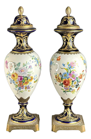 French Lidded Porcelain Vases with Hand-Painted Floral Bouquets and Gilding in the style of Sèvres, 1900s, Set of 2