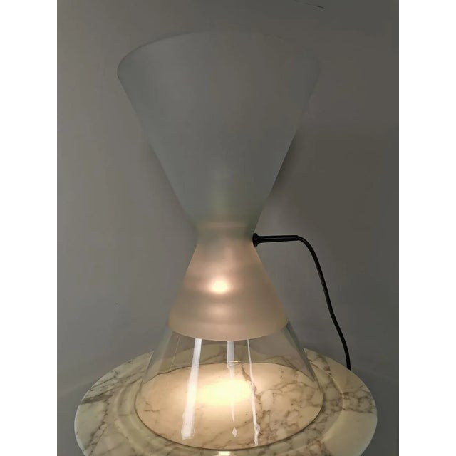 Hourglass-Shaped Ambigua Table Lamp by Guido Rosati for Fontana Arte, 1977 For Sale - Image 6 of 15