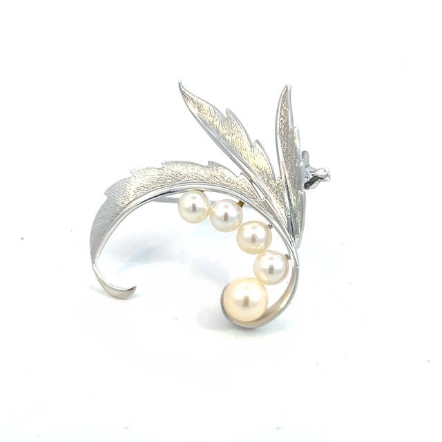 Authentic Mikimoto Estate Akoya Pearl Brooch Pin Sterling Silver 6.10 mm M420 This elegant Authentic Mikimoto Silver...