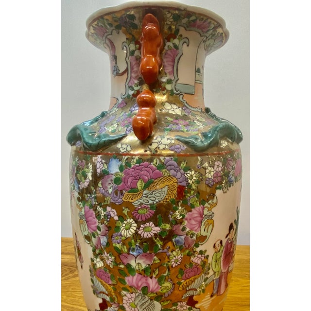 Early 20th Century Chinese Porcelain Vases - a Pair For Sale - Image 10 of 13