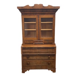 Example of Federal Secretary Desks