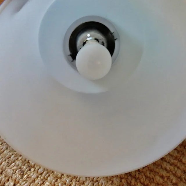 French Cylindrical Suspension Lamps in White Resin, 1970s, Set of 3 For Sale - Image 6 of 7