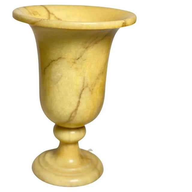 French Art Deco Urn Shaped Table Lamp in Alabaster, 1940 For Sale - Image 11 of 11