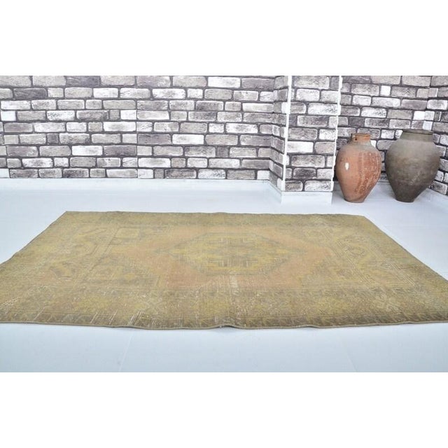 1950s Oushak Anatolian Beige Rug For Sale - Image 5 of 10