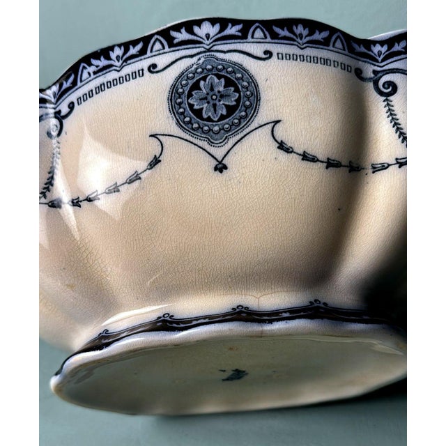 Early 20th Century Ford & Sons English Flow Blue Porcelain Tureen "Carlton" Pattern, Without Lid For Sale - Image 6 of 12
