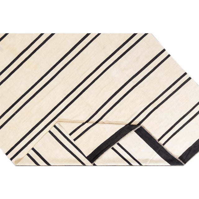 Beautiful Contemporary Black & White Kilim Rug . This rug measures 10'4" x 14'1".