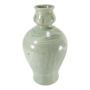 20th Century Korean Celadon Green Glazed Vase With Cranes