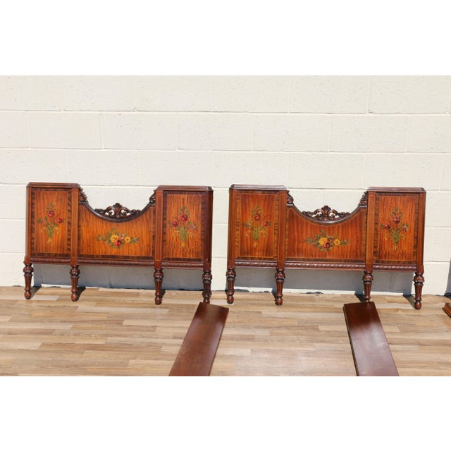 Early 20th Century Pair of Louis XV Style Hand-Painted Twin Bed Frames With Floral Marquetry For Sale - Image 13 of 18