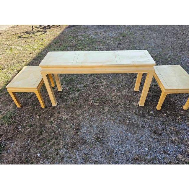 Chinoiserie 1970s Henredon Ming Goatskin Console Table With Two Stools - Set of 3 For Sale - Image 3 of 4