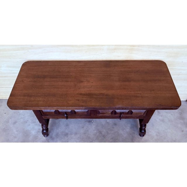 Early 20th Century Spanish rectangular coffee table with turned legs and four drawers For Sale - Image 12 of 18