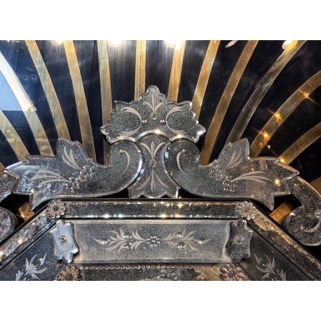 Traditional Antique Octagonal Etched Venetian Glass Cushion Mirror For Sale - Image 3 of 6
