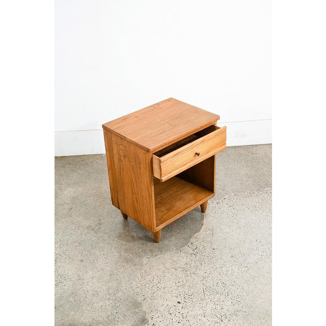 1960s Mid Century Modern Nightstand End Side Table Solid Oak Drawer Vintage Single MCM For Sale In Sacramento - Image 6 of 10