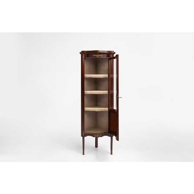 Vintage French Louis XV Style Corner Display Cabinet with Arched Glass, 1950s For Sale - Image 3 of 15