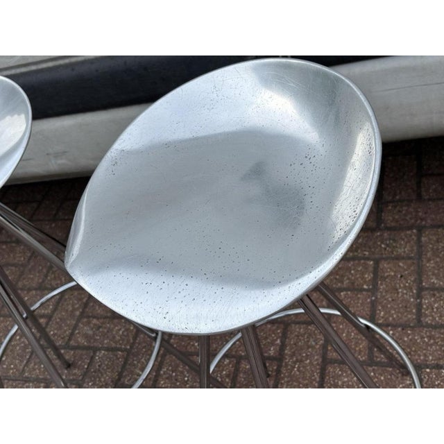 Jamaica Stools in Aluminium and Chrome by Pepe Coates for Amat, Set of 2 For Sale - Image 5 of 11