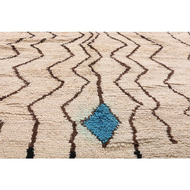 Late 20th Century Vintage Azilal Moroccan Rug, 03'09 X 09'00 For Sale - Image 5 of 10