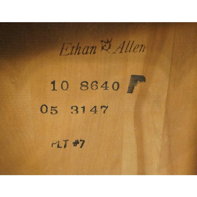 Ethan Allen Heirloom Nutmeg Maple Colonial Early American 50" Accent Coffee Table 10-8640p For Sale - Image 9 of 9