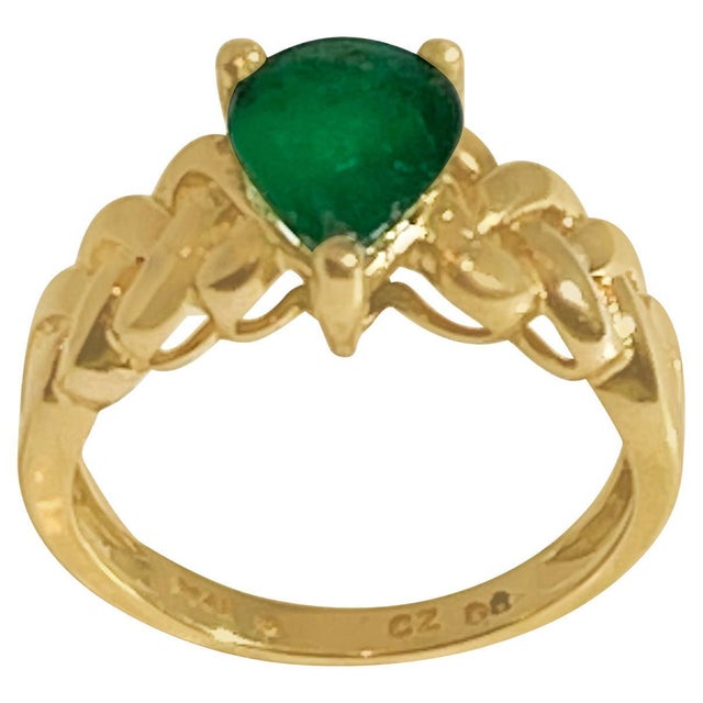 1.42 Carat Pear Cut Natural Emerald Ring 14 Karat Yellow Gold For Sale In New York - Image 6 of 8