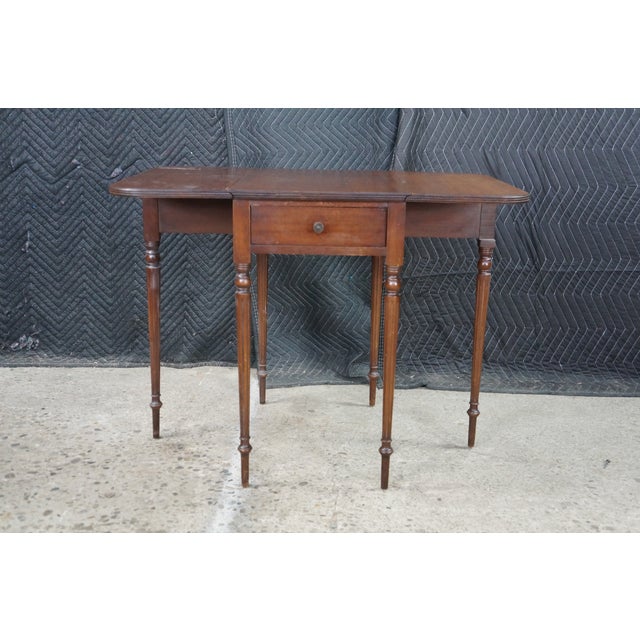 Vintage Imperial Sheraton Style Mahogany Drop Leaf Gateleg Pembroke Side Table For Sale - Image 9 of 18