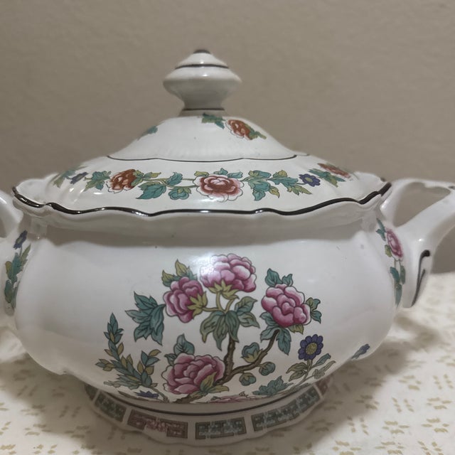 A beautifully crafted vintage tureen by Verart Artesanía Cerámica, Spain, showcasing timeless Mediterranean charm and...