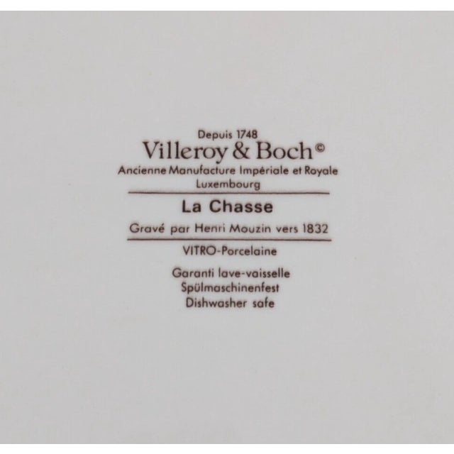 English Mid 20th Century Villeroy & Boch La Chasse Le Retour Dinner Plate Discontinued Toile Hunting For Sale - Image 3 of 10
