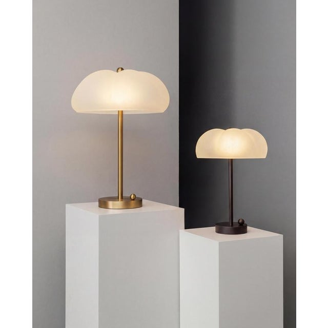 Glass Hana MD Table Lamp in Borosilicate Glass and Brass Finish by Schwung For Sale - Image 7 of 18