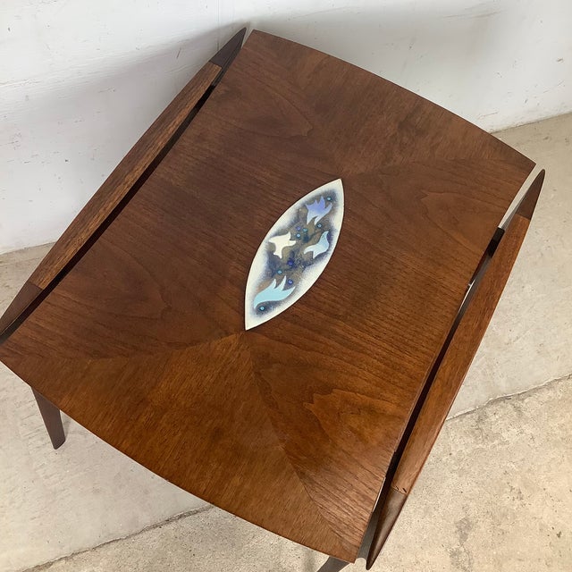 John Stuart Inc. Walnut Two-Tier End Table — Enamel Inlay Top, Splayed Legs, 1960s For Sale In Philadelphia - Image 6 of 12