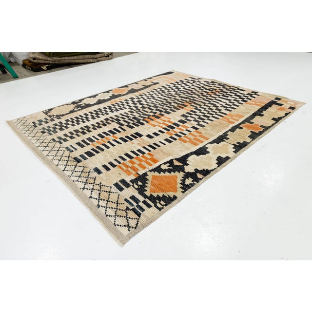 Beige Modern Checkered Moroccan Wool Rug – HandKnotted Geometric Berber Style For Sale - Image 11 of 11