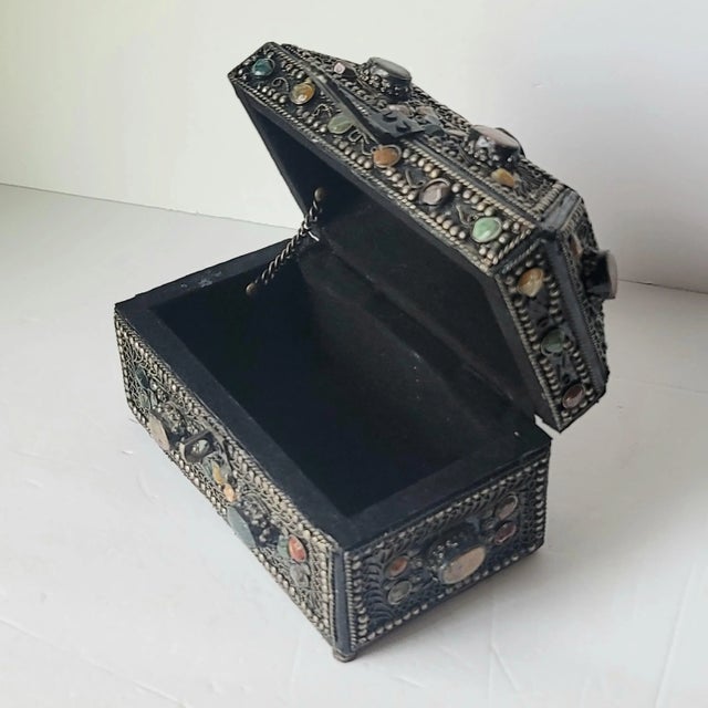 1970s Vintage Agate Inlaid Moroccan Jewelry Box For Sale In Philadelphia - Image 6 of 7