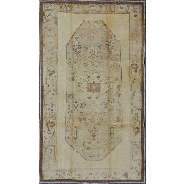 Vintage Turkish Oushak Rug Featuring Faded Camel, Ivory, and Pale Blue Accents For Sale In Atlanta - Image 6 of 6