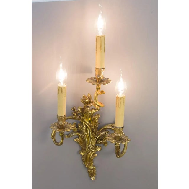 French Gilt Bronze 3-Light Sconce, 1920s For Sale - Image 3 of 18