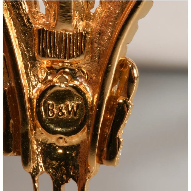 Vintage Butler & Wilson Prince of Wales Feather & Crown Brooch Gold-Plated For Sale - Image 4 of 4