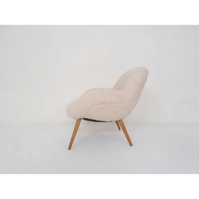 Scandinanvian Modern Lounge Chair in Boucle, Denmark, 1960s For Sale - Image 3 of 7