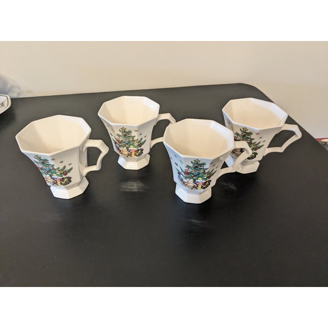 Nikko Christmastime Octagonal Footed Set of Coffee Mugs (Set of 4) This is a set of four Nikko Christmastime footed coffee...