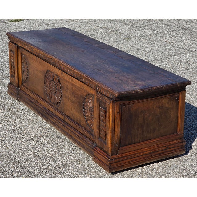 18th Century Rustic Trentino Chest in Carved Wood For Sale - Image 9 of 18