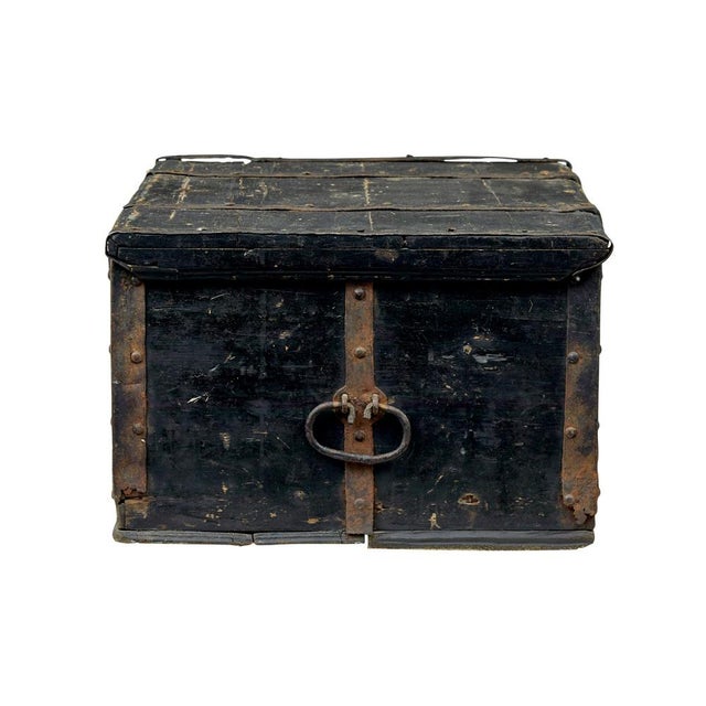 Rustic Mid-19th Century Scandinavian Painted Pine Chest, 1840s For Sale - Image 3 of 10