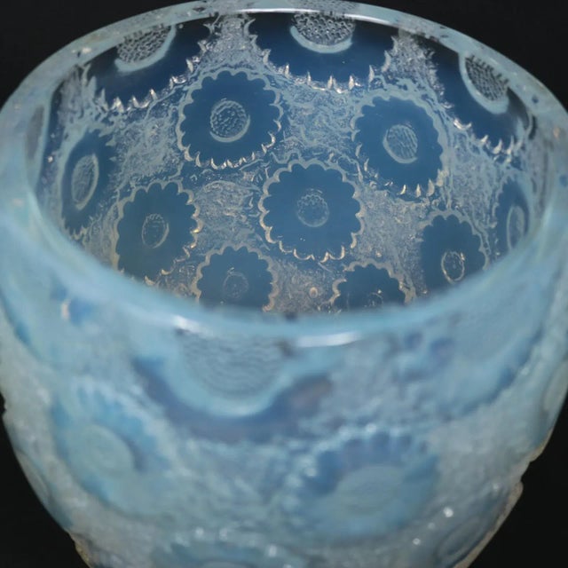 René Lalique Rene Lalique Opalescent Glass 'Paquerettes' Daisies Vase For Sale - Image 4 of 13