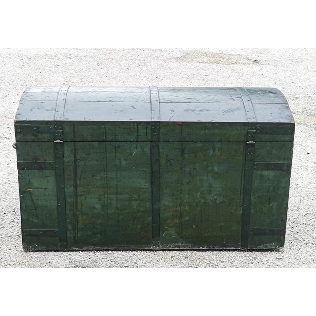 Travel Trunk in Green Varnished Wood, 1900s For Sale - Image 4 of 18