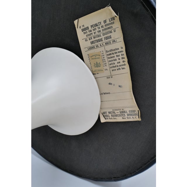 Mid-Century Modern 1970s Tulip Stool by Eero Saarinen for Knoll For Sale - Image 3 of 15