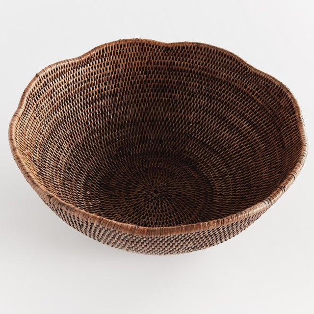 From the signature tight weave to the natural warmBrown finish, Burmese artistry is truly exceptional. The scalloped edge...