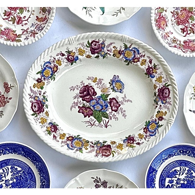 English Wall Plate Grouping / Collection - Set of 9 Mid-Century Plates For Sale In New York - Image 6 of 12