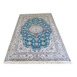 Middle Eastern Hand-Knotted Rug in Wool and Silk For Sale