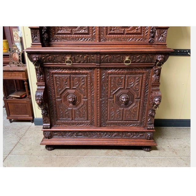 Age: circa 1880 Wood type: solid oak Condition: very good, well-maintained, refurbished original condition (minor signs of...