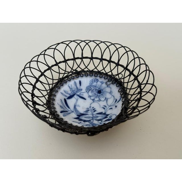 19th Century Porcelain Wire Bowls attributed to Meissen, Germany, Set of 3 For Sale - Image 9 of 16