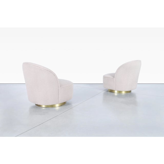 1980s Vintage Brass Swivel Lounge Chairs in Beige Boucle, 1980s For Sale - Image 5 of 12