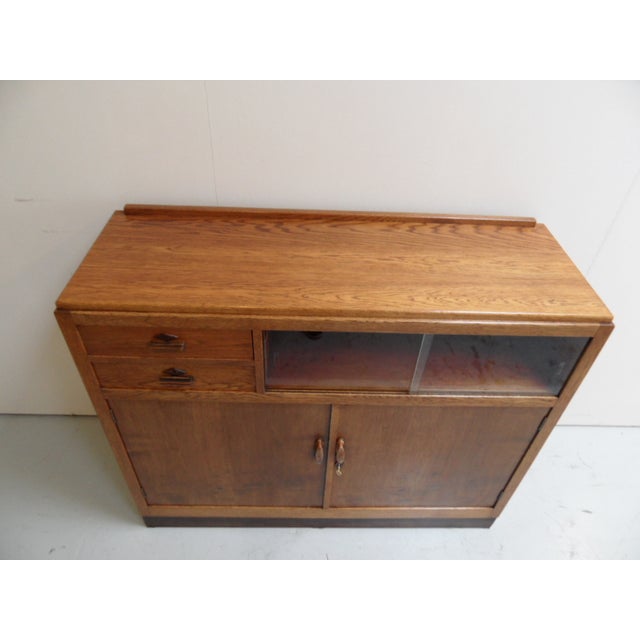 Art Deco Oak Sideboard, 1920s, in Very Good conditions. Designed 1920 to 1949
